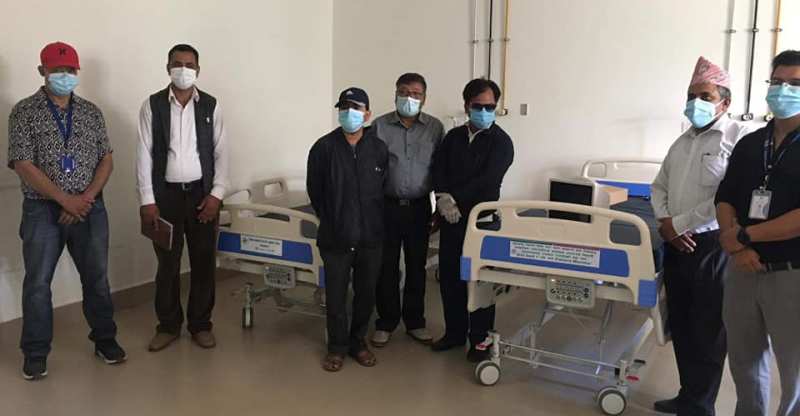जिल्ला अस्पताललाई सहकारीद्धारा आसियु बेड र प्यासेन्ट मनिटर सहयोग